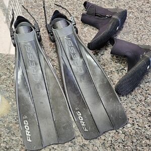 Cressi Black Diving Fins and Boots Set